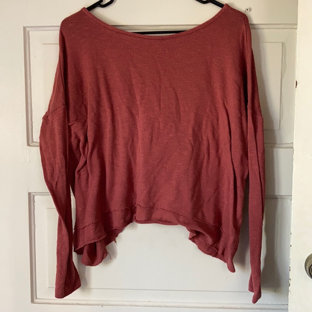 Light sweater with seam detailing & flapped back